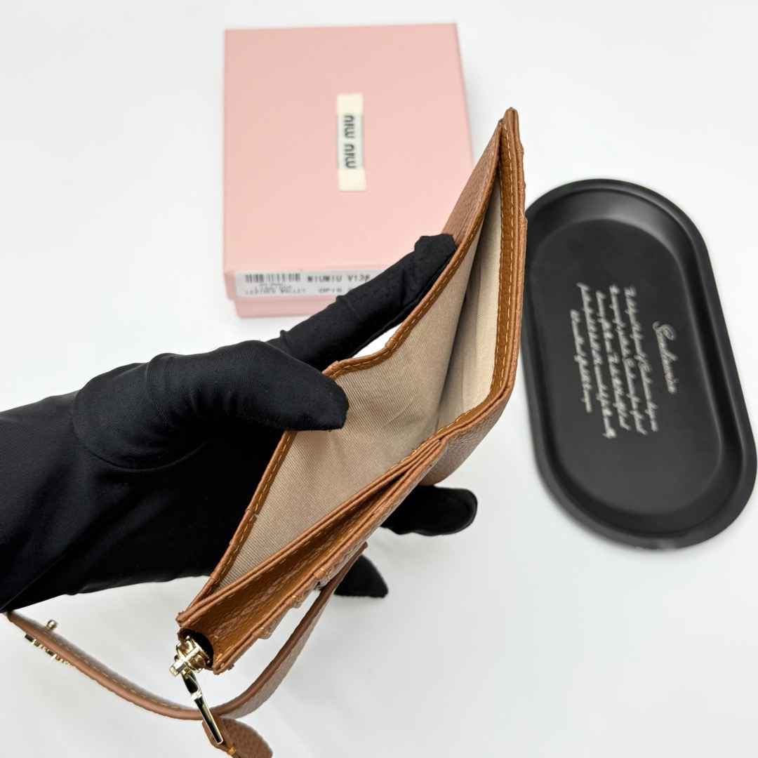 MIU MIU ミウミウ 財布 ミニウォレット 黒 棕 11.5*10*3 - 画像 6