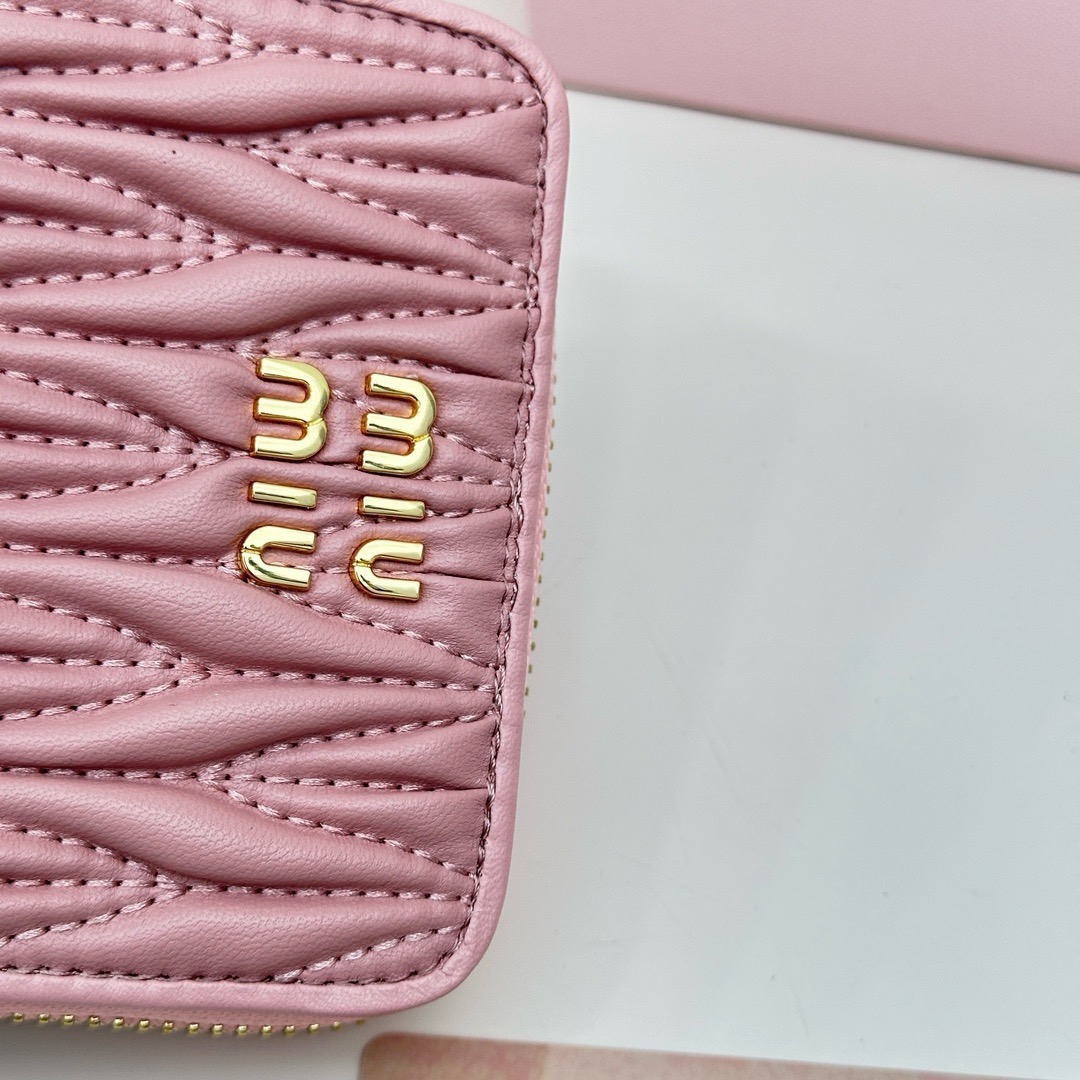 Miu Miu ミュウミュウ 財布 ミニ財布 ファスナー式 全3色 - 画像 5