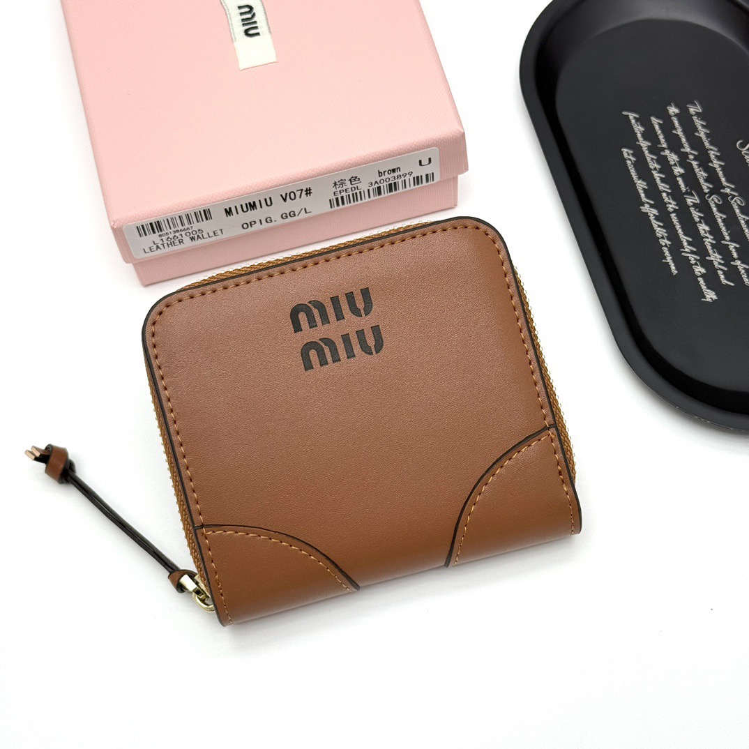 MIUMIU ミウミウ コンパクト財布 ミュウミュウ V07# 黒・茶・コーヒー色
