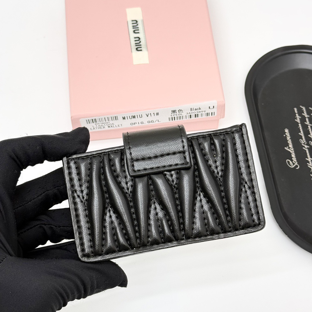 MIU MIU ミュウミュウ カードケース 風琴折り ファスナー付き 黒 ピンク ブルー - 画像 5