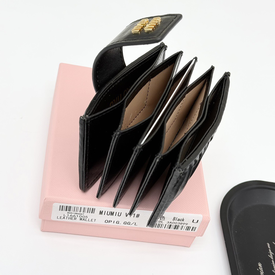 MIU MIU ミュウミュウ カードケース 風琴折り ファスナー付き 黒 ピンク ブルー - 画像 8