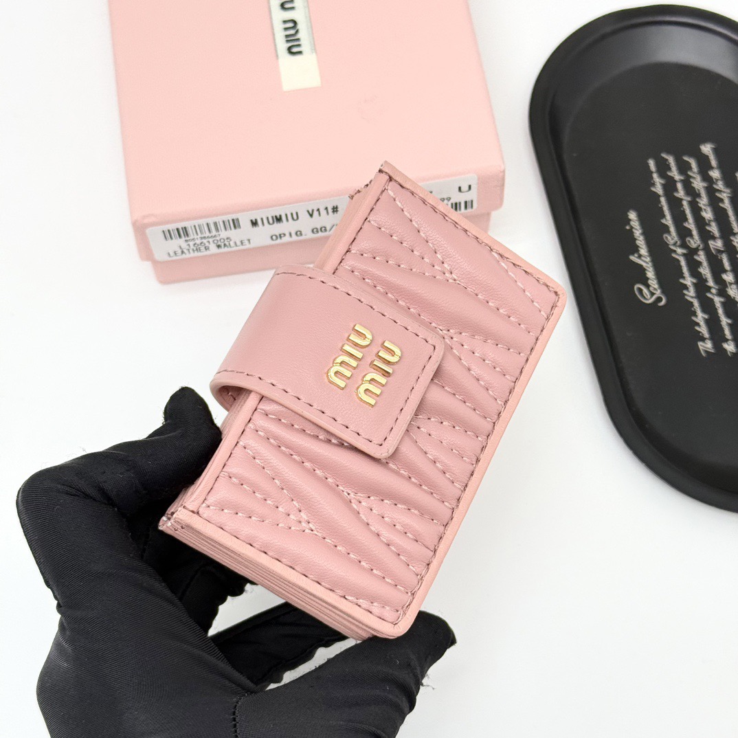 MIUMIU ミュウミュウ カードケース 琴折り 本革 10.5*6cm ピンク - 画像 3