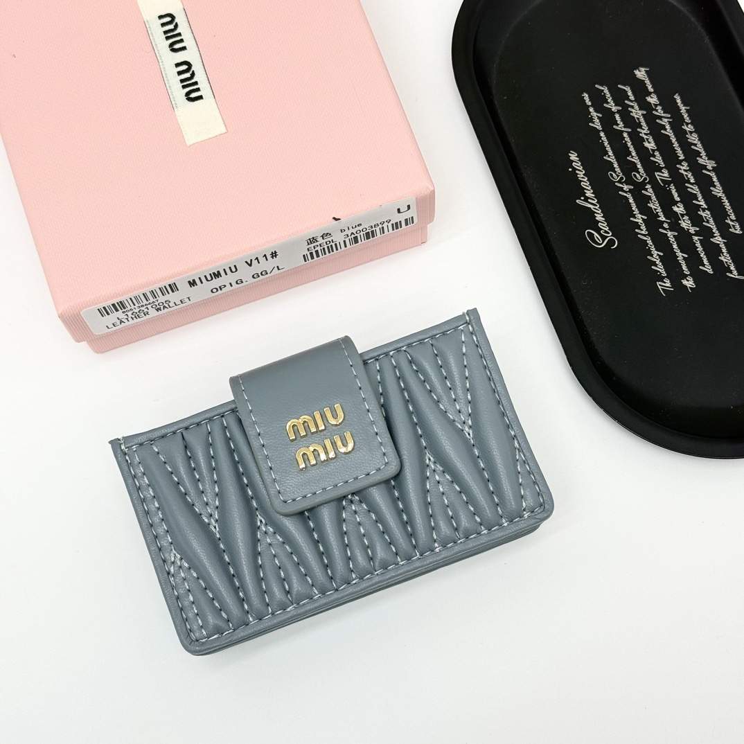 Miu Miu ミュウミュウ カードケース 風琴折り ブルーグレー 全3色