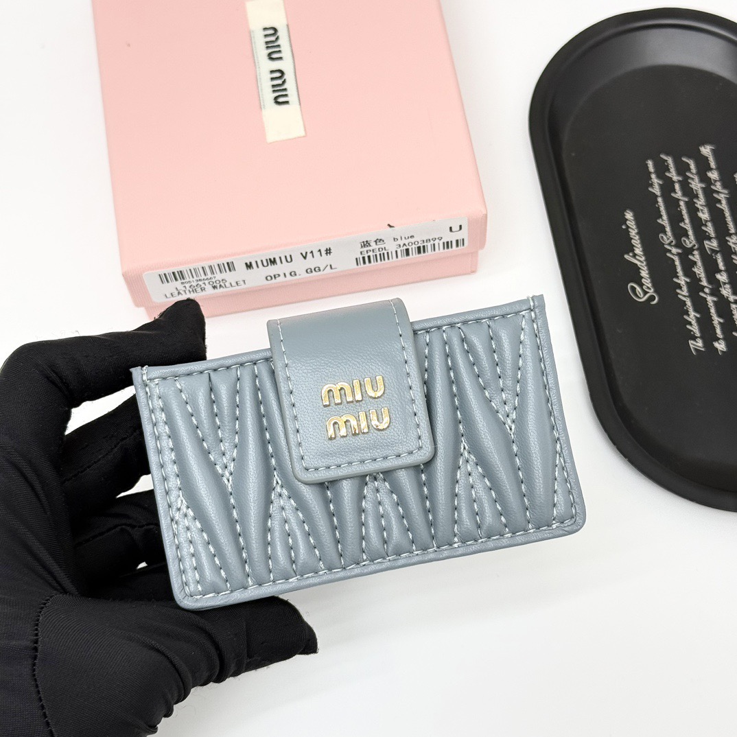 Miu Miu ミュウミュウ カードケース 風琴折り ブルーグレー 全3色 - 画像 3