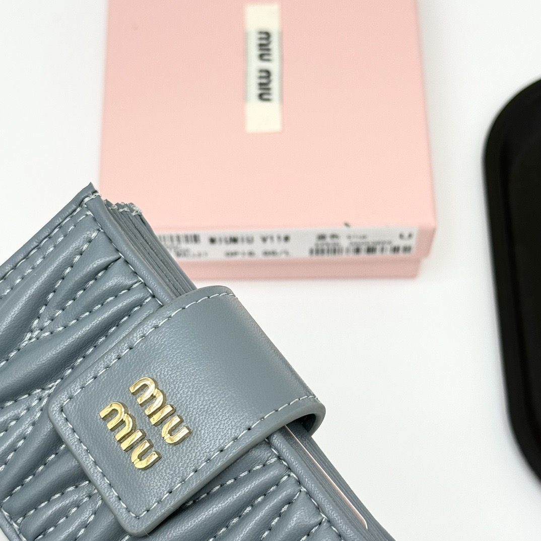 Miu Miu ミュウミュウ カードケース 風琴折り ブルーグレー 全3色 - 画像 5
