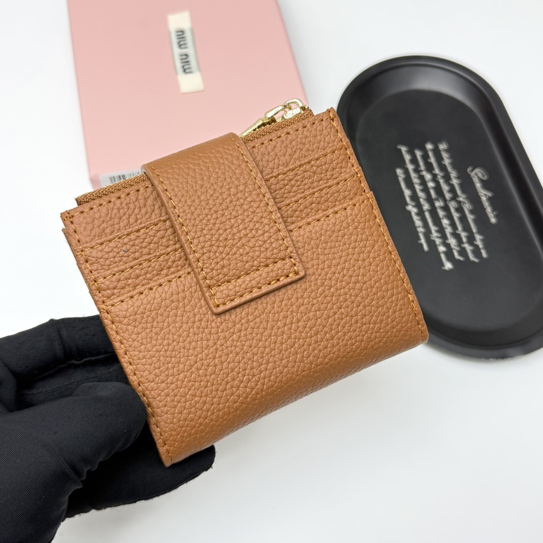 miu miu ミウミウ レザーウォレット 小さい財布 黒 棗色 11.5*10*3 - 画像 4