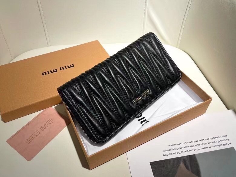 Miu Miu ミュウミュウ 長財布 ロングウォレット ファスナー ブラック