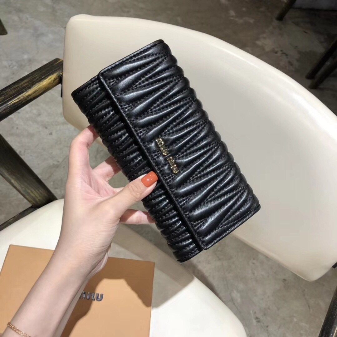 MIU MIU ミウミウ 長財布 ティアラ型 縦長財布 黒 - 画像 4