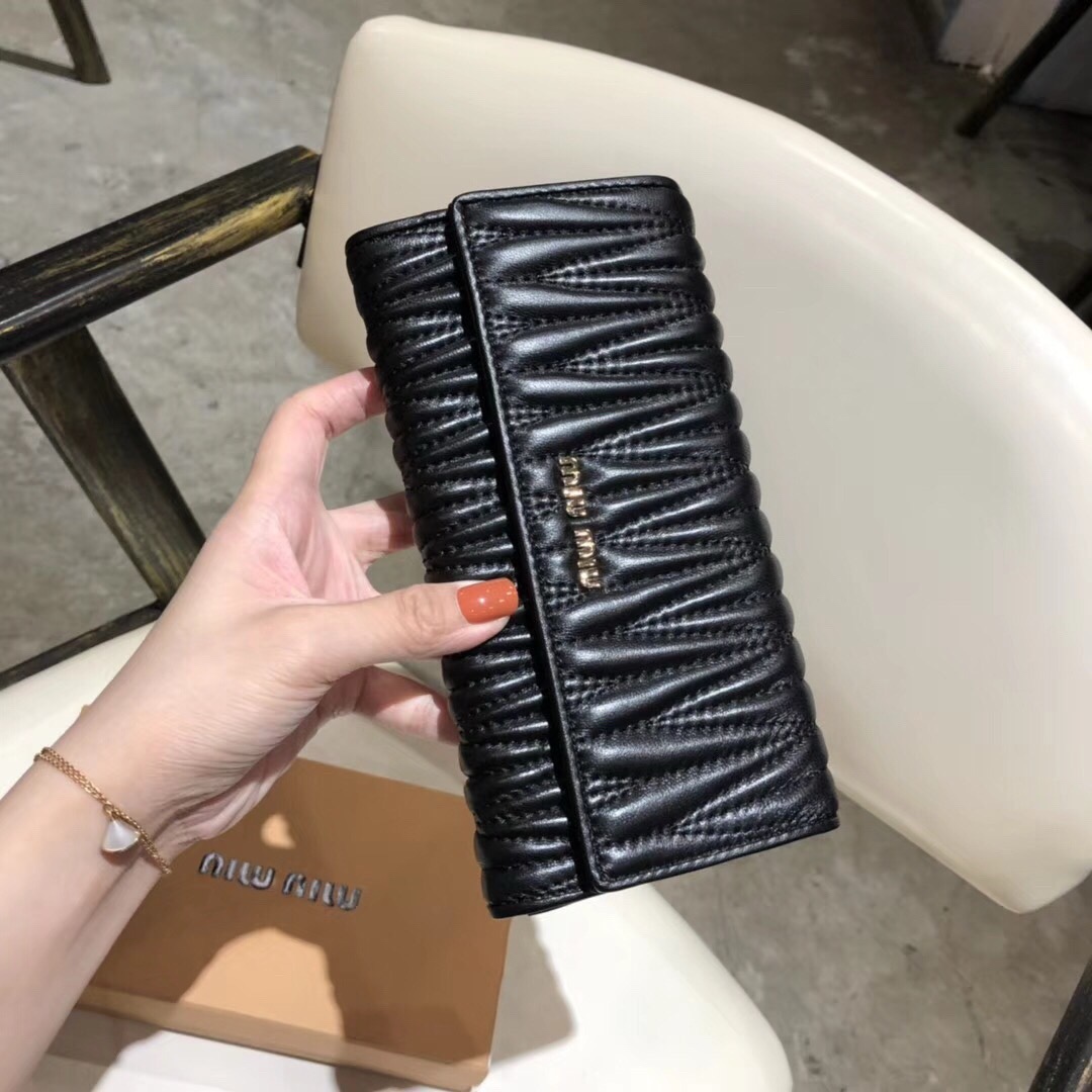 MIU MIU ミウミウ 長財布 ティアラ型 縦長財布 黒 - 画像 7