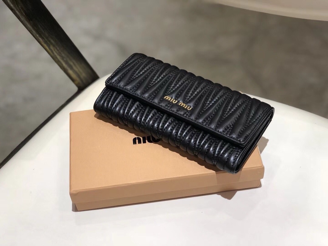 MIU MIU ミウミウ 長財布 ティアラ型 縦長財布 黒 - 画像 9