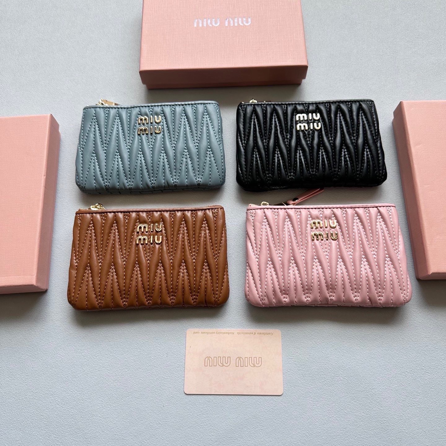 MIU MIU ミュウミュウ コインケース 本革仕様 小羊皮 コインケース コインパウチ コンパクト 4色展開 - 画像 1