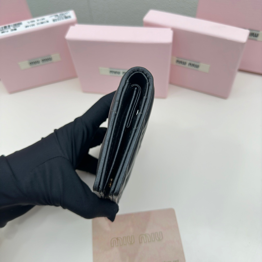 MIU MIU ミウミウ カードケース ピンク ブラック ホワイト 本革 11.5*10*3 - 画像 6