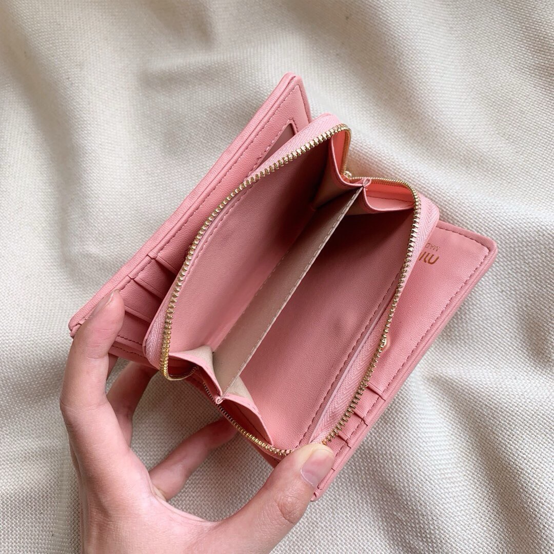 Miu Miu ミュウミュウ カードケース ミニ財布 2つ折り ファスナー ピンク - 画像 7