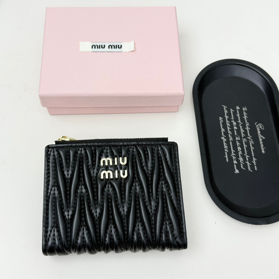 Miu Miu ミュウミュウ ポーチ 小銭入れ プチショルダー ブラック