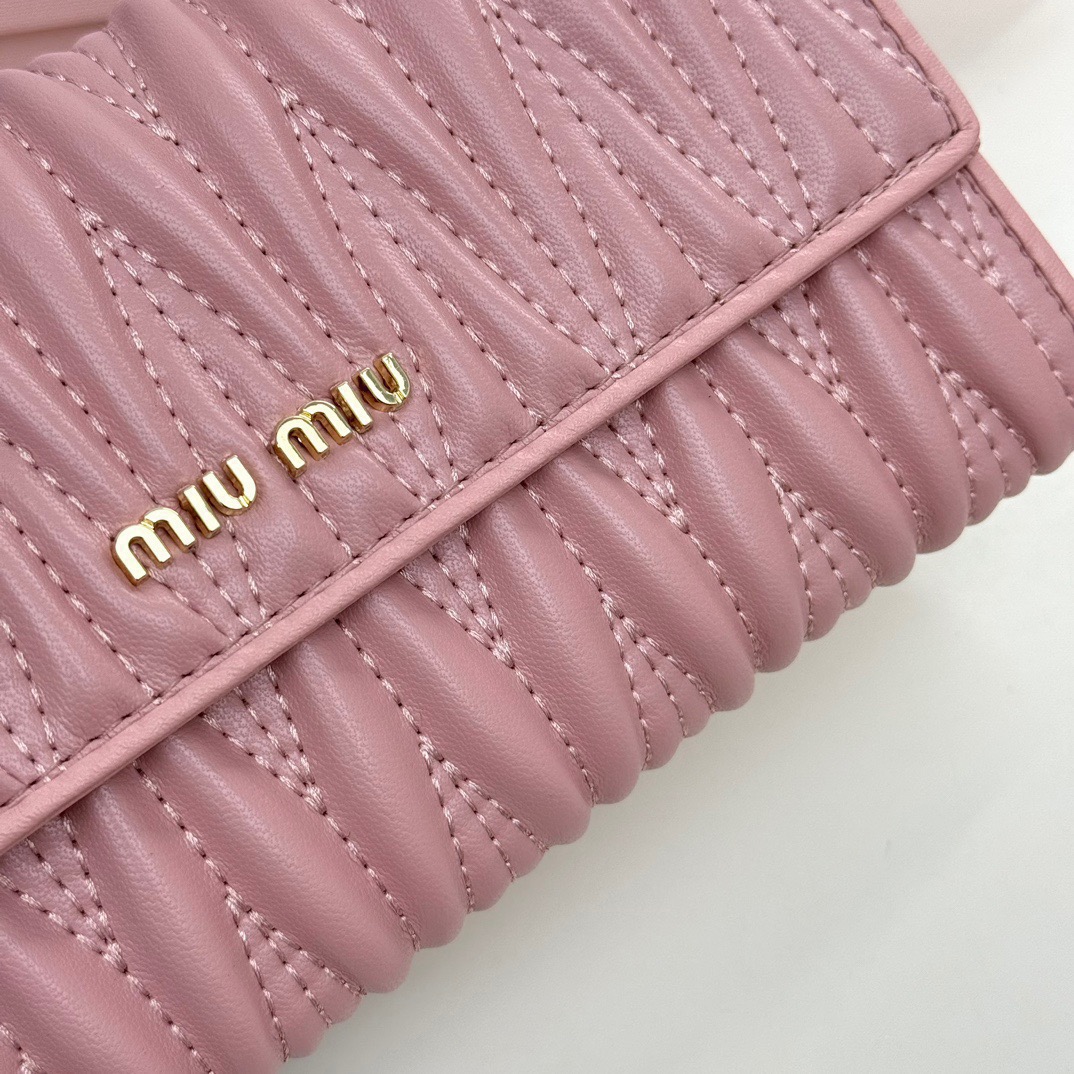MIU MIU ミュウミュウ 長財布 ミニショルダー プリーツデザイン ピンク - 画像 5
