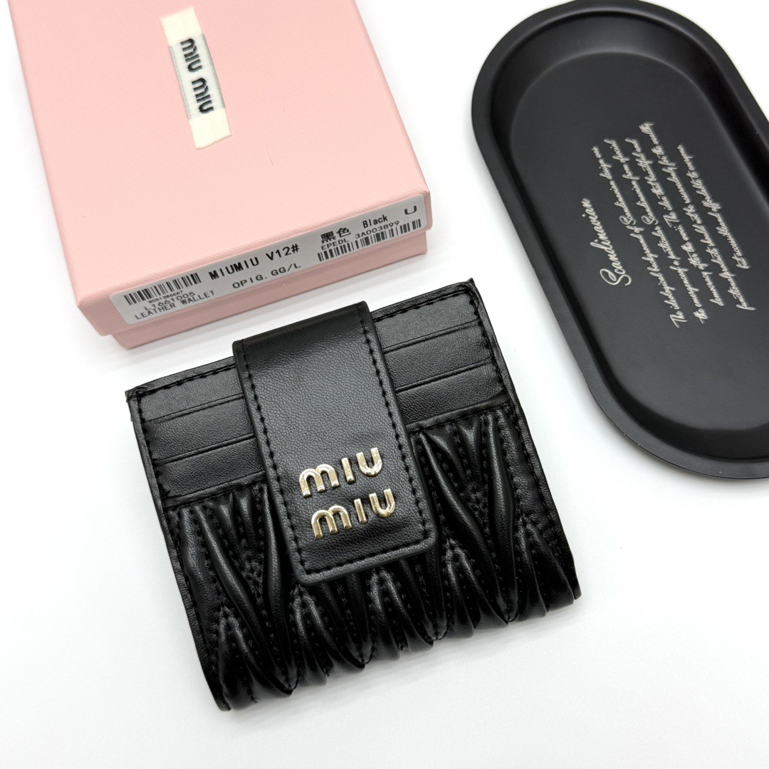 Miu Miu ミウミウ V12 コインケース レザー 本革 ブラック