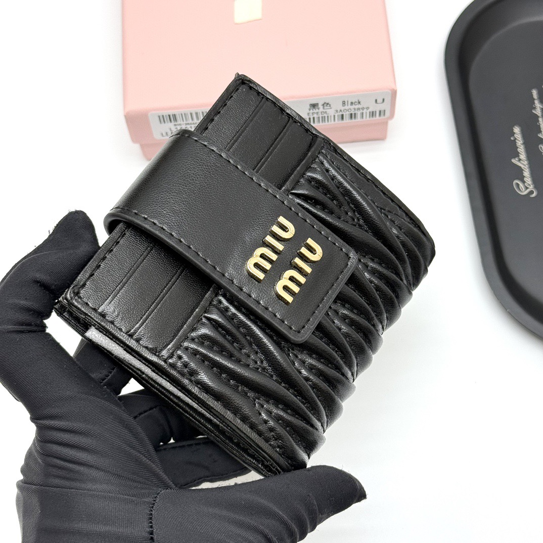 Miu Miu ミウミウ V12 コインケース レザー 本革 ブラック - 画像 3