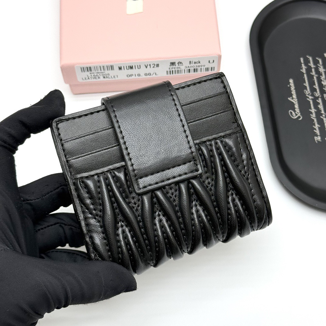 Miu Miu ミウミウ V12 コインケース レザー 本革 ブラック - 画像 4