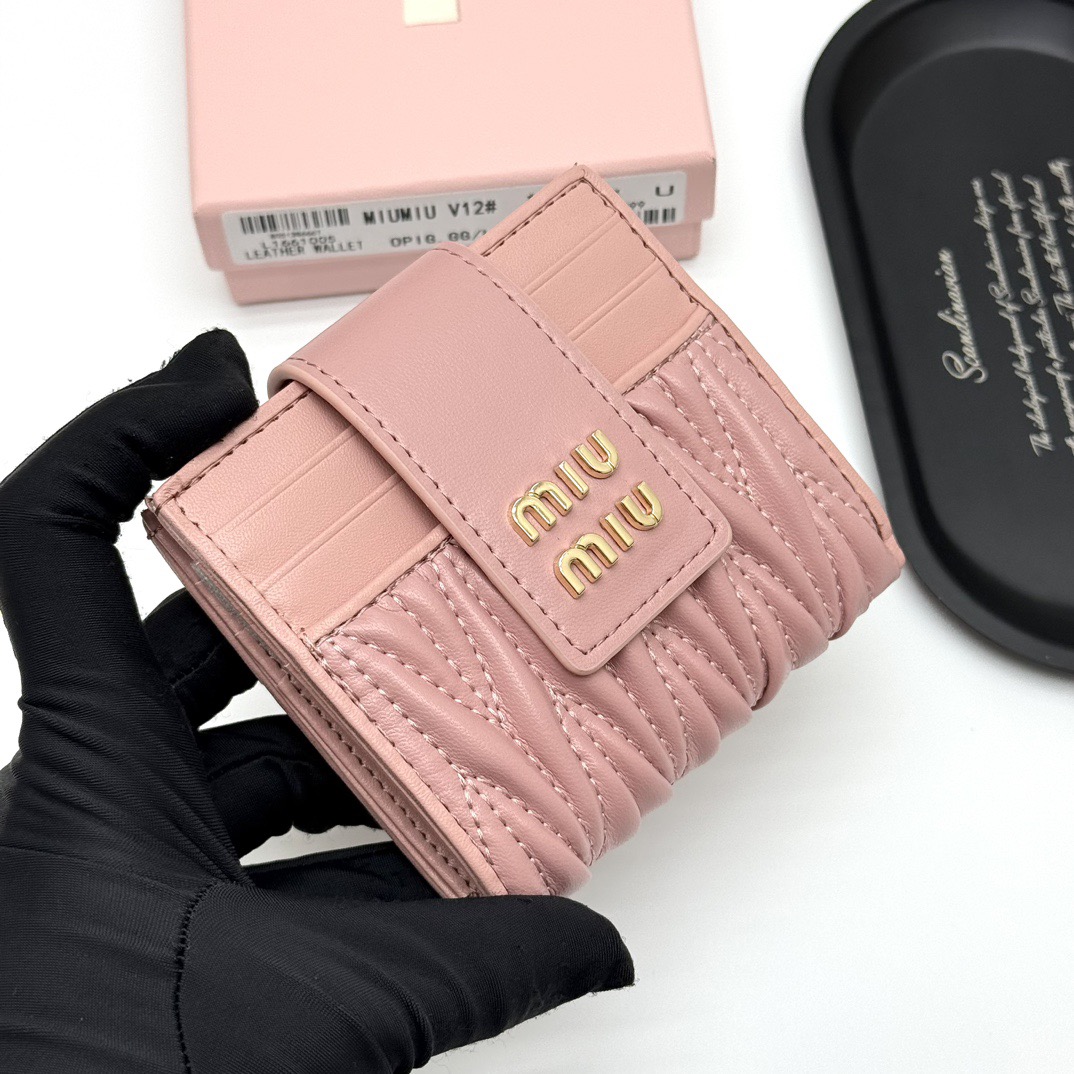 MIUMIU ミュウミュウ カードケース 軽量 本革仕様 本革 ピンク - 画像 3