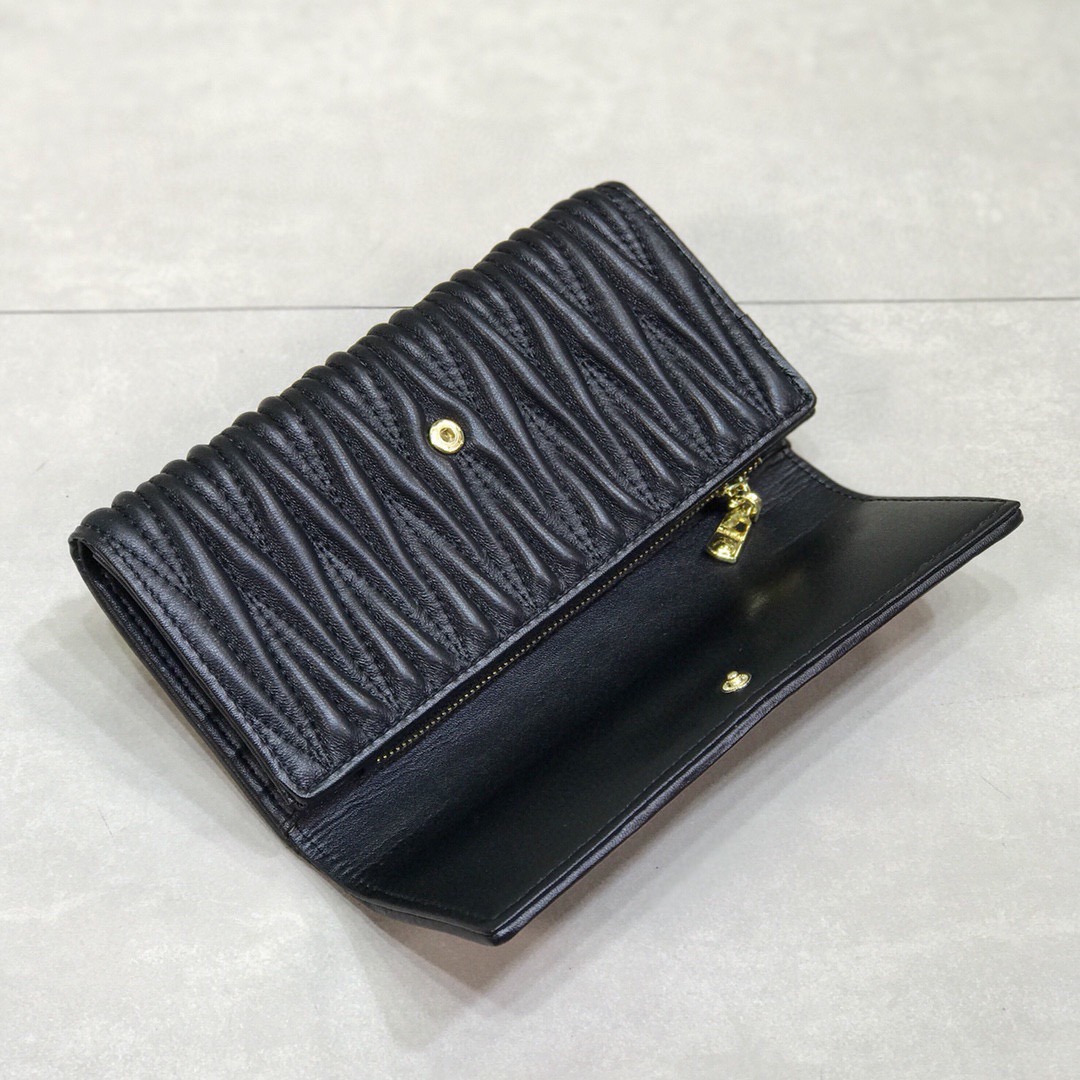 Miu Miu ミウミウ 長財布 ミニ フリル ラフィア 本革 19x10cm 黒 - 画像 7