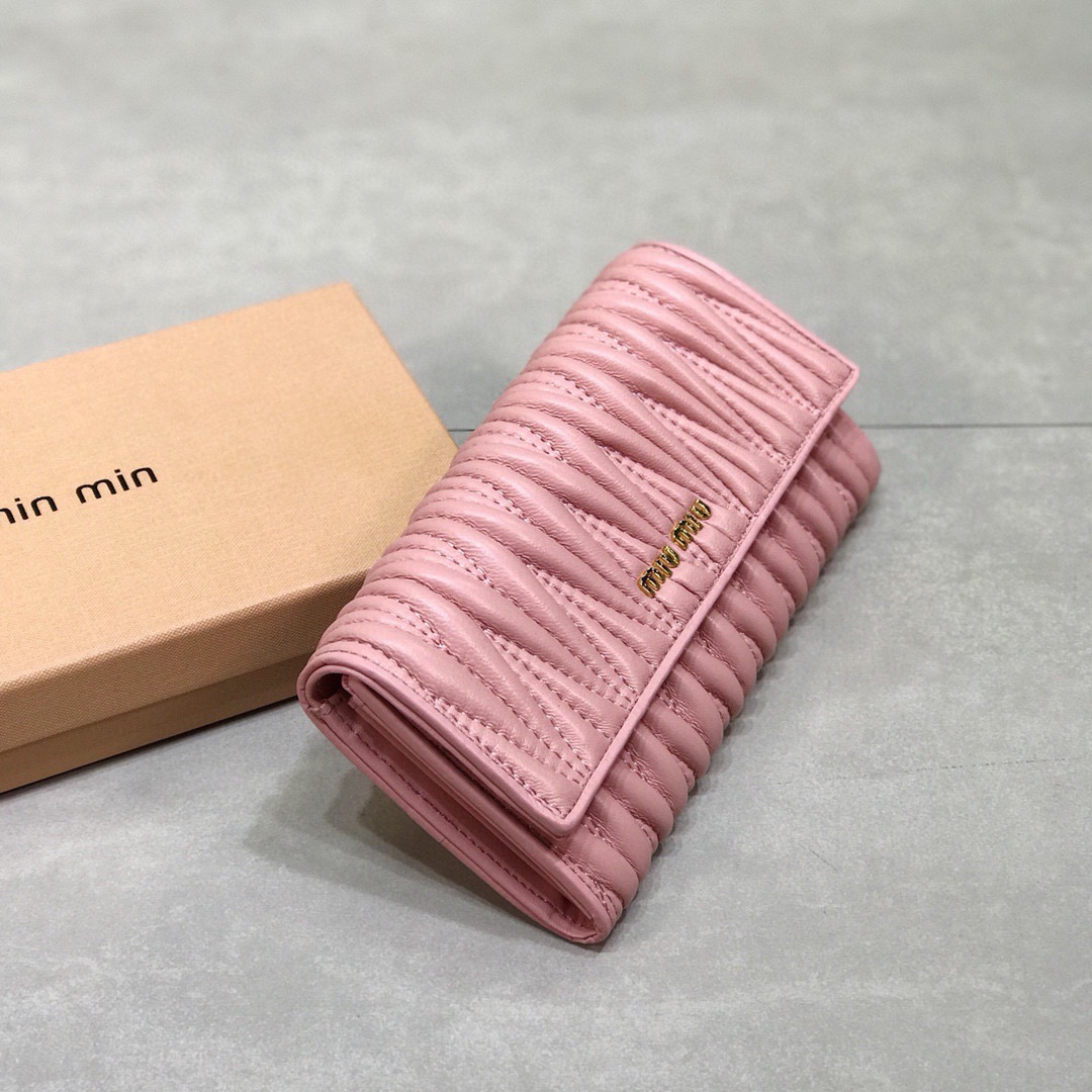 Miu Miu ミュウミュウ 長財布 プリーツデザイン 小羊革 19x10cm ピンク - 画像 5