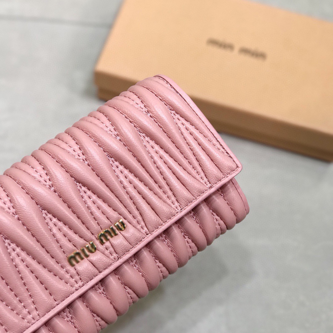 Miu Miu ミュウミュウ 長財布 プリーツデザイン 小羊革 19x10cm ピンク - 画像 6