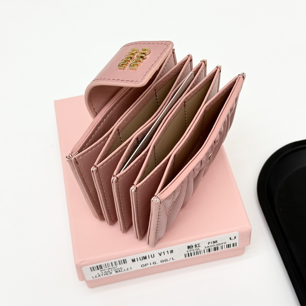 MIU MIU ミウミウ カードケース 風琴折り ファスナー付き 黒・ピンク・ブルー全3色展開 - 画像 8