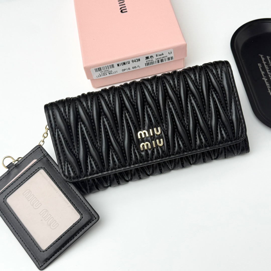 MIU MIU ミウミウ レザー長財布 本革 943# ブラック