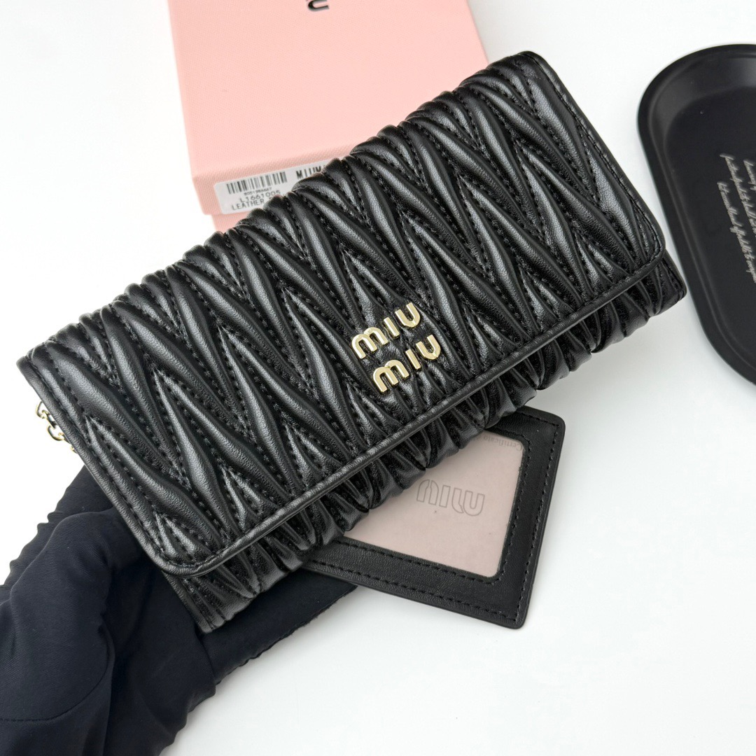 MIU MIU ミウミウ レザー長財布 本革 943# ブラック - 画像 2