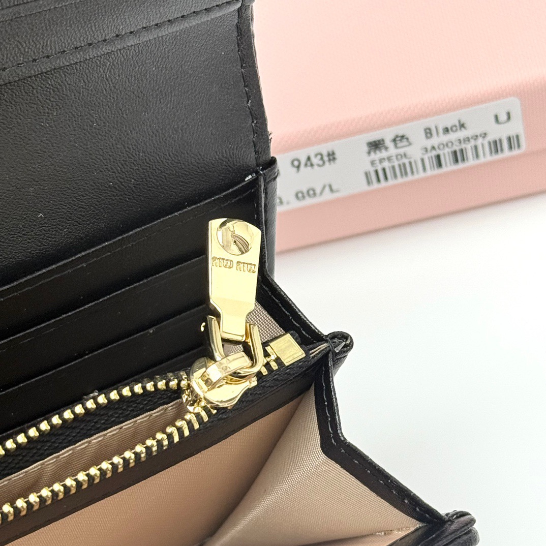MIU MIU ミウミウ レザー長財布 本革 943# ブラック - 画像 8