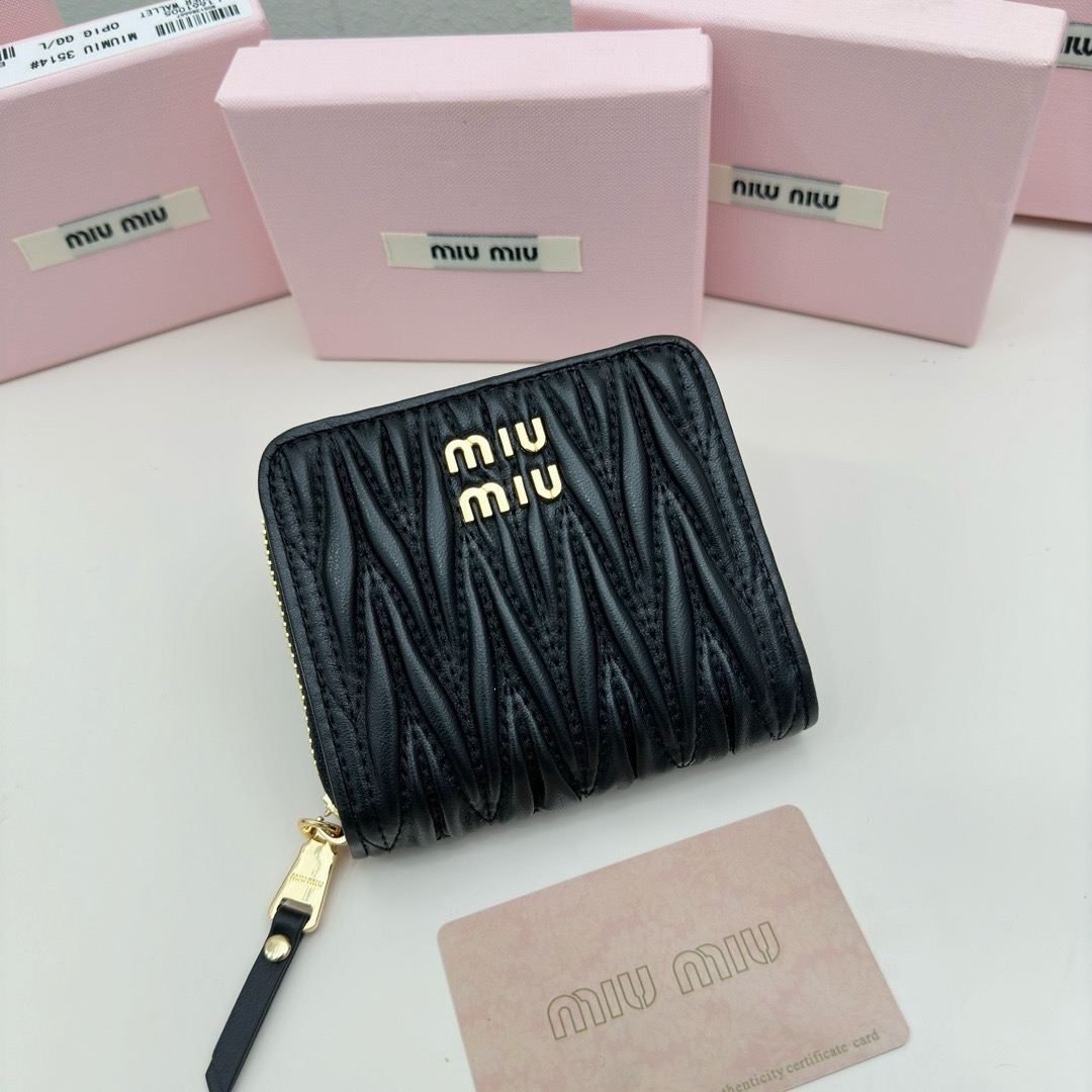 Miu Miu ミュウミュウ ミニ財布 ブラック ピンク ブルー 全3色