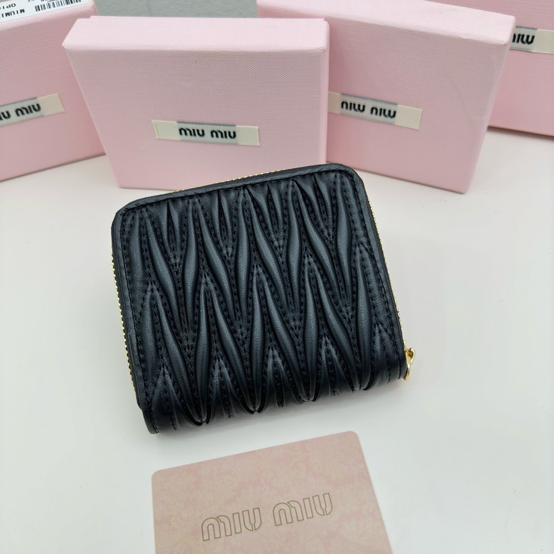 Miu Miu ミュウミュウ ミニ財布 ブラック ピンク ブルー 全3色 - 画像 3