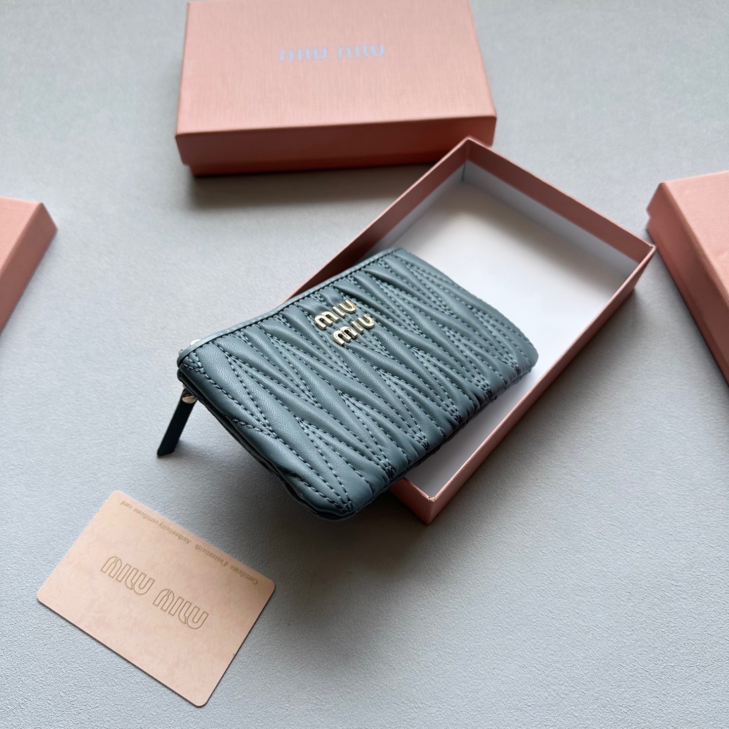 Miu Miu ミウミウ 本革 コインケース 14.5x9cm ブラック ピンク ブラウン ブルー 全4色 - 画像 4