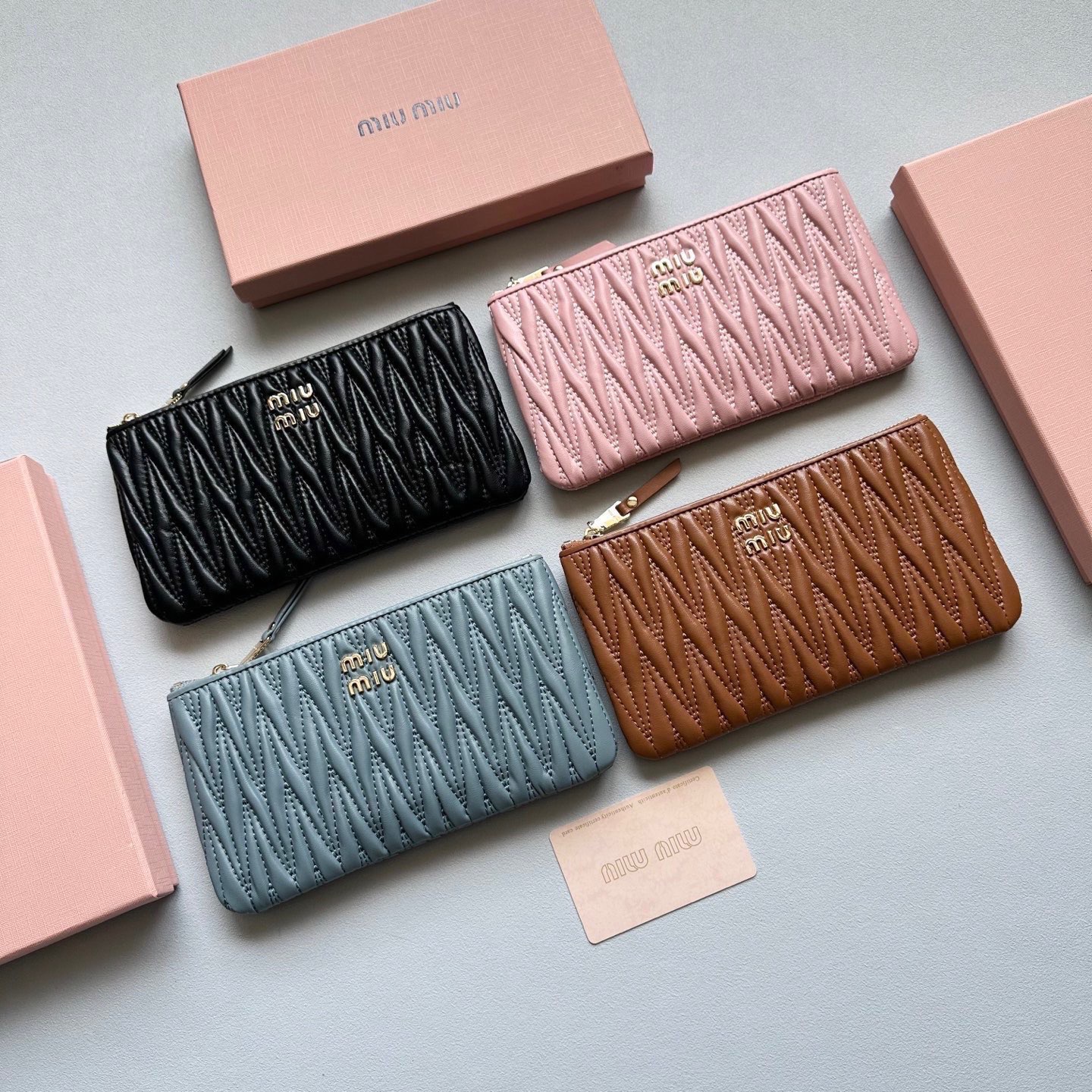MIU MIU ミウミウ コインケース マイクロ コインケース 本革仕様 黒 ピンク 棕 ブルー 全4色展開