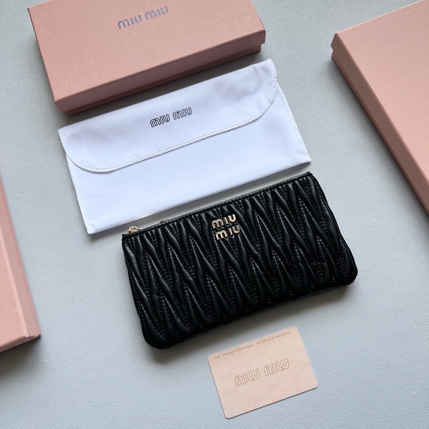 MIU MIU ミウミウ コインケース マイクロ コインケース 本革仕様 黒 ピンク 棕 ブルー 全4色展開 - 画像 6