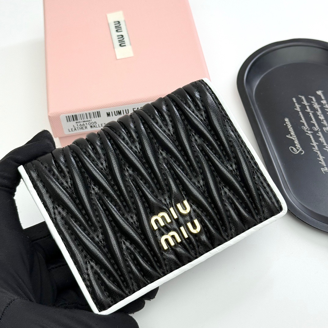 MIU MIU ミウミウ カードケース ミニ財布 ファイブカーブ 4色展開 - 画像 6