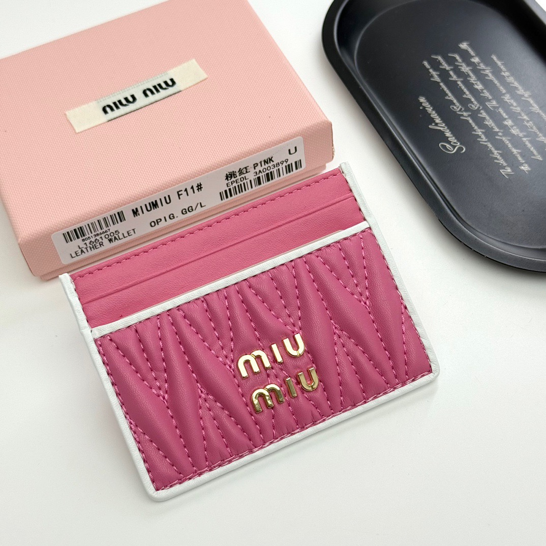 MIUMIU ミウミウ カードケース ミニウォレット 桃紅 全4色展開