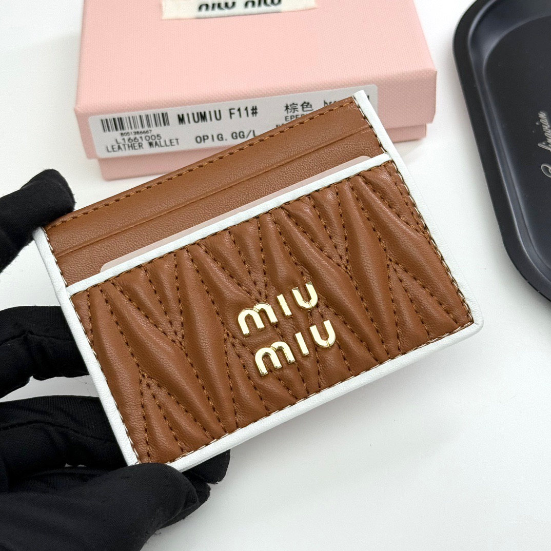 Miu Miu ミウミウ カードケース 本革 ファンシーデザイン 黒 ブラウン ピンク グレー 全4色展開 - 画像 3