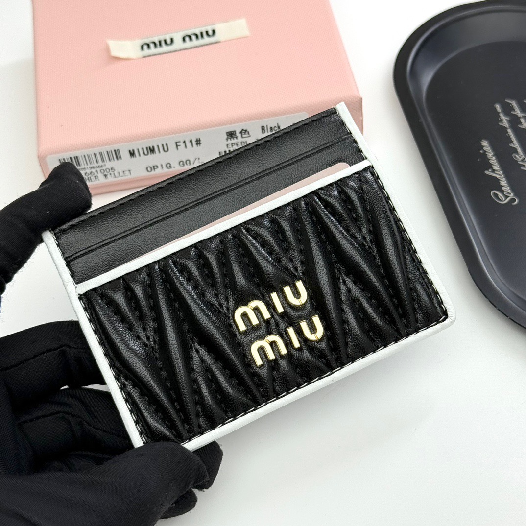 Miu Miu ミウミウ カードケース 本革 ファンシーデザイン 黒 ブラウン ピンク グレー 全4色展開 - 画像 6