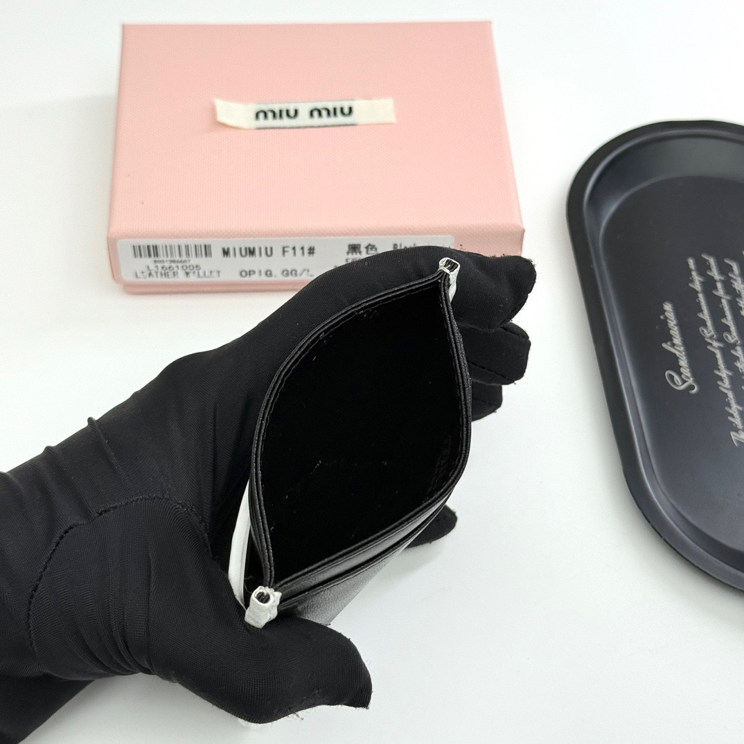 Miu Miu ミウミウ カードケース 本革 ファンシーデザイン 黒 ブラウン ピンク グレー 全4色展開 - 画像 8