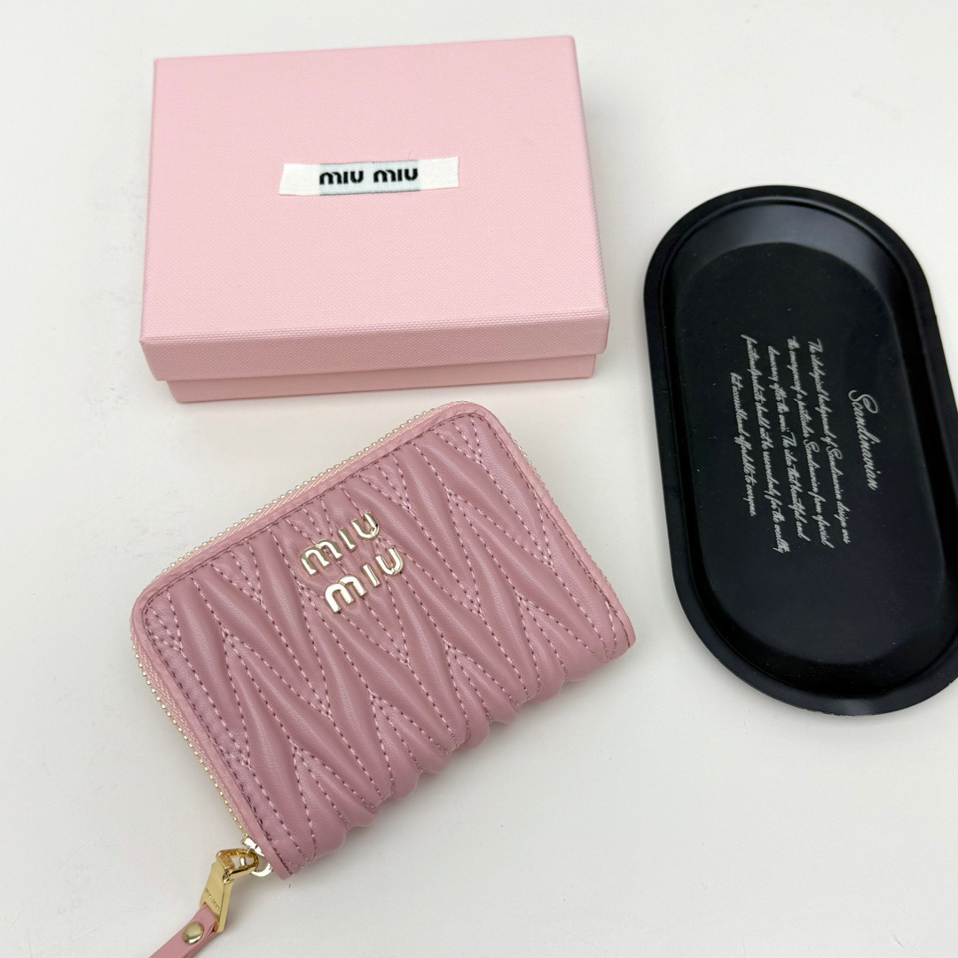 Miu Miu ミュウミュ 793 ミニ財布 黒 ピンク 全2色 - 画像 3
