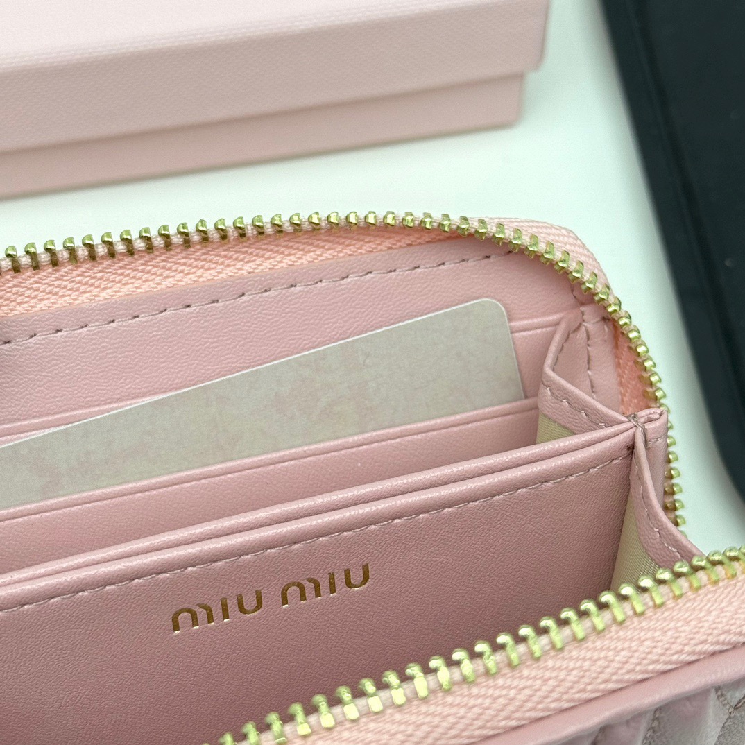 Miu Miu ミュウミュ 793 ミニ財布 黒 ピンク 全2色 - 画像 9