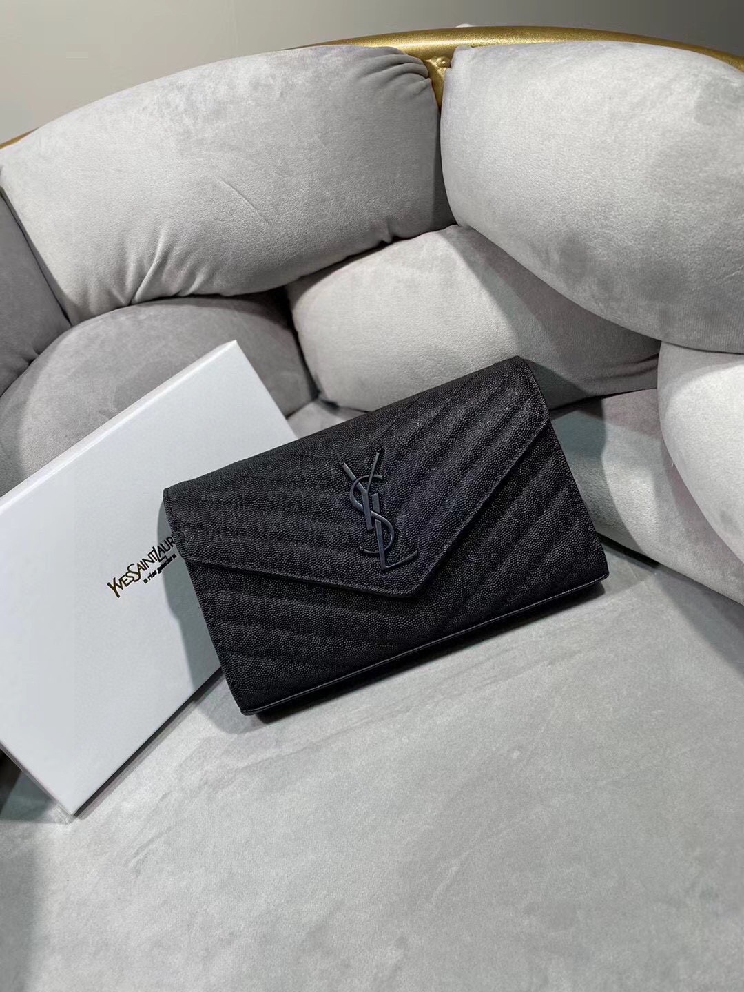 YSL ユニセックス ショルダーバッグ ボール纹 24x14 黒 - 画像 2