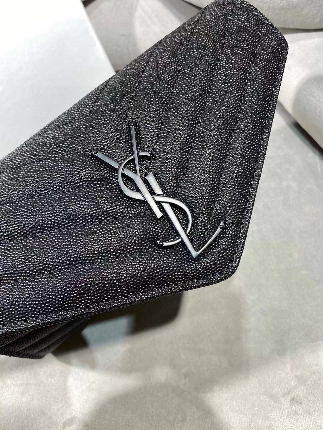 YSL ユニセックス ショルダーバッグ ボール纹 24x14 黒 - 画像 5