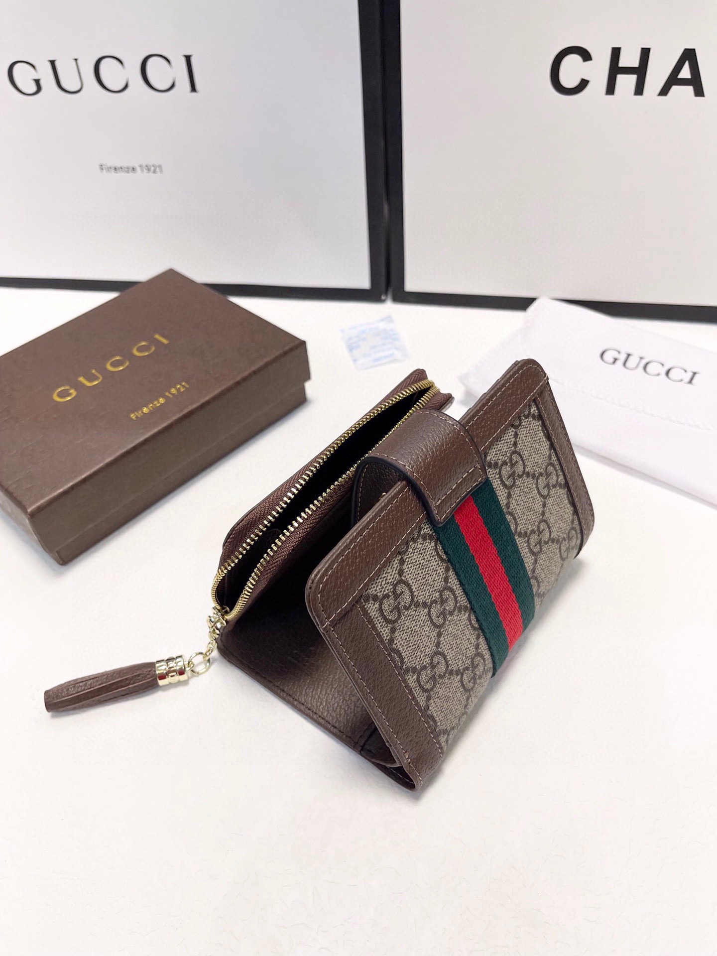 GUCCI グッチ 三つ折り財布 カードケース 本革仕様 3色展開 - 画像 8