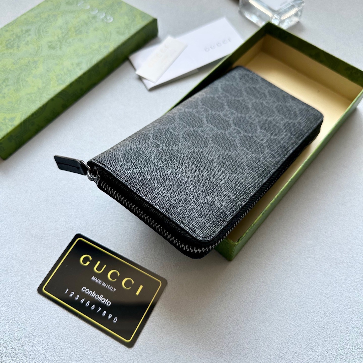 GUCCI グッチ 長財布 ラブロゴ ブラック - 画像 4