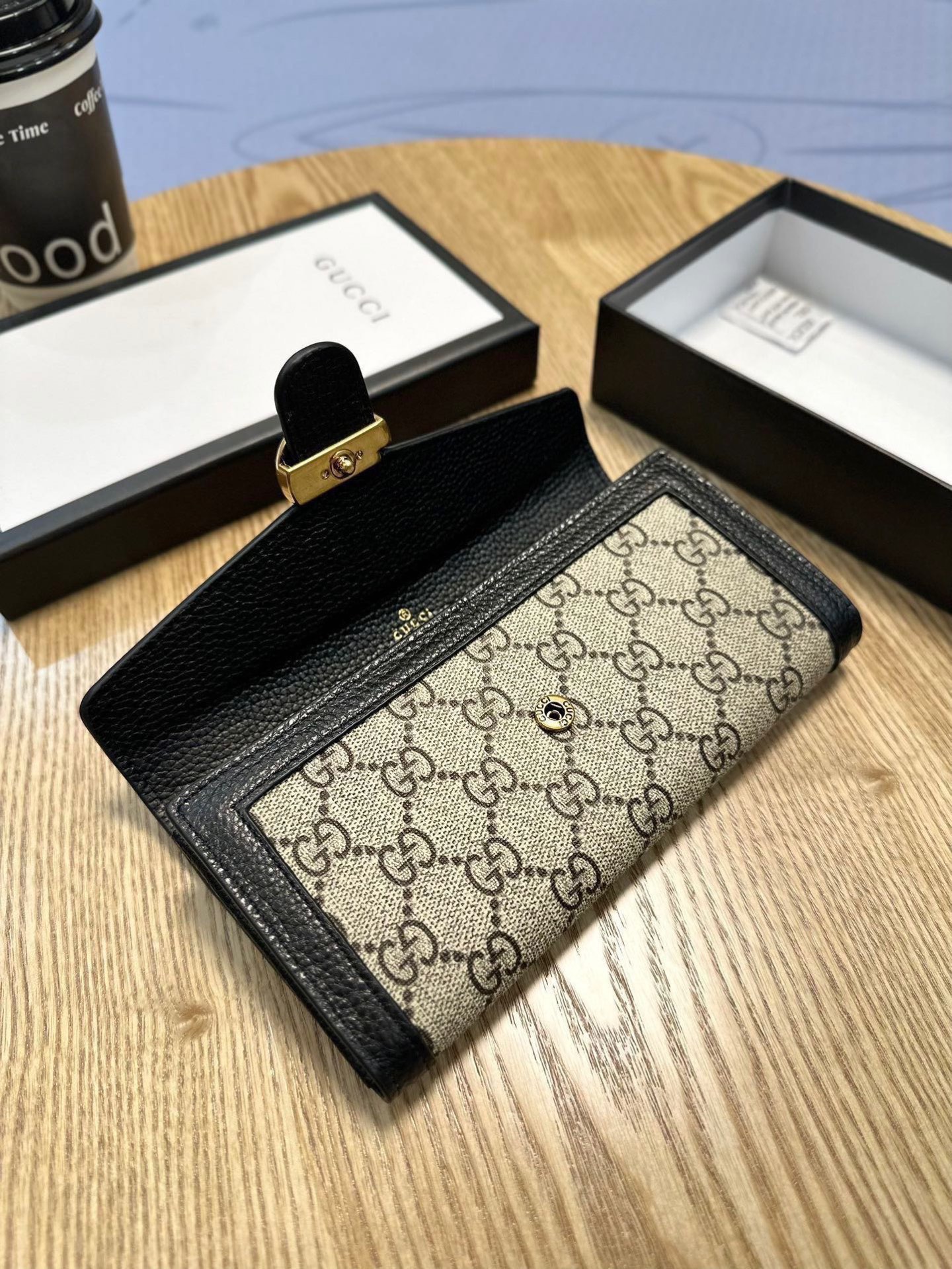 GUCCI グッチ 2つ折り財布 ロゴ柄 黒 19x10cm - 画像 8