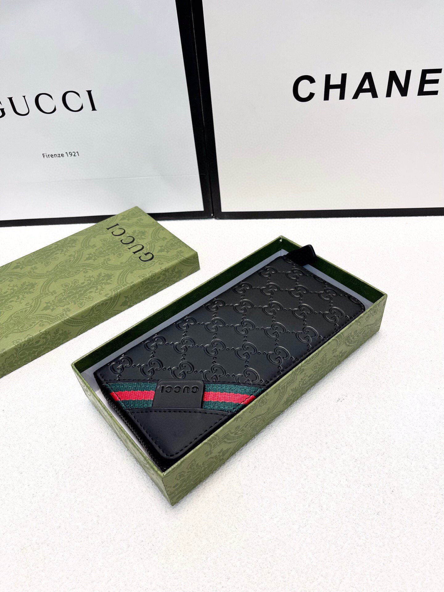 GUCCI グッチ 長財布 本革仕様 グッチロゴ ブラック - 画像 4