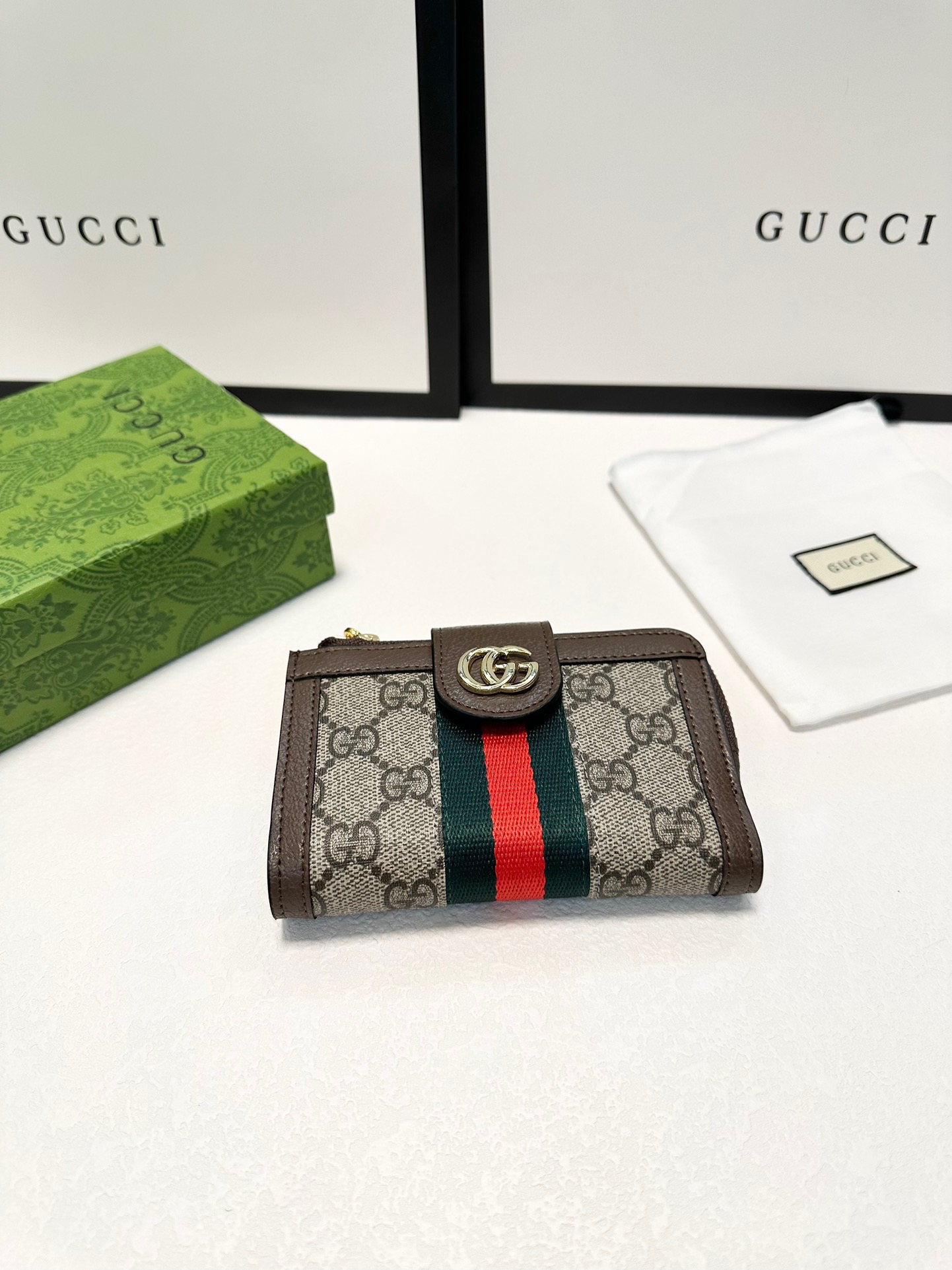 GUCCI グッチ 財布 二つ折り 軽量 シンプル メンズ レディース ブラウン - 画像 6