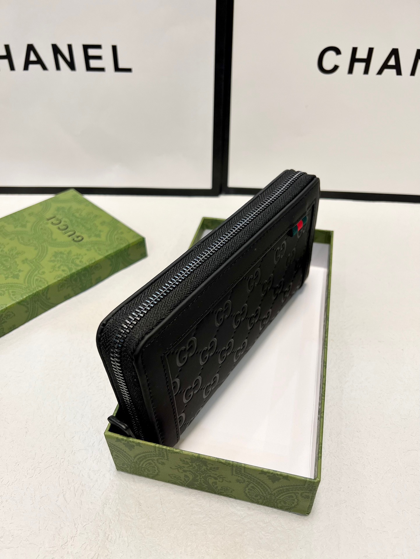 GUCCI グッチ メンズ長財布 ロングウォレット 黒 本革仕様 ファスナー開閉 - 画像 3